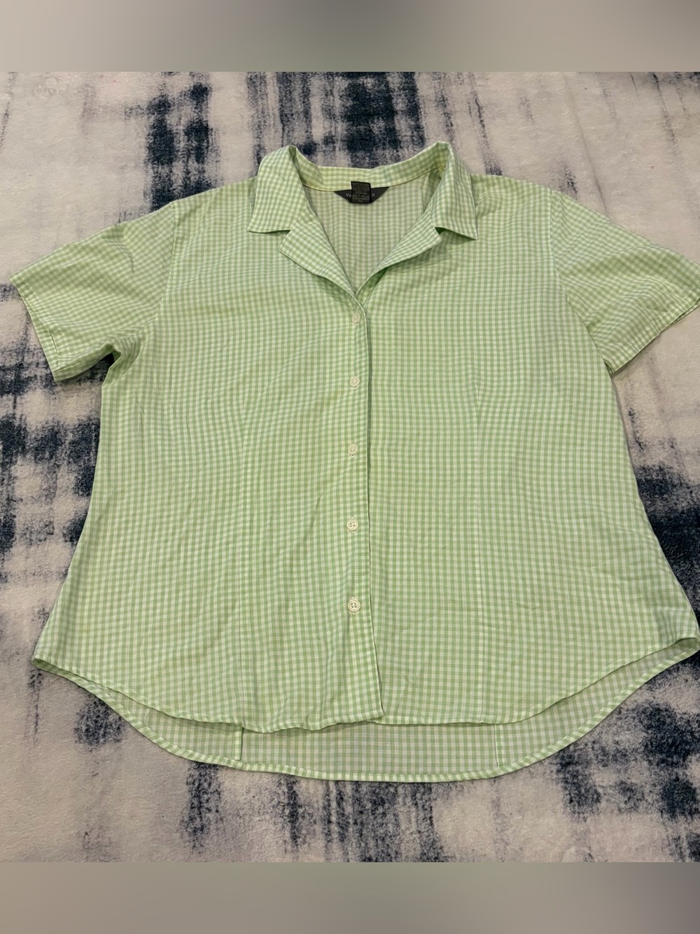 Van Heusen Women’s Light Green Button Up Shirt - Large
